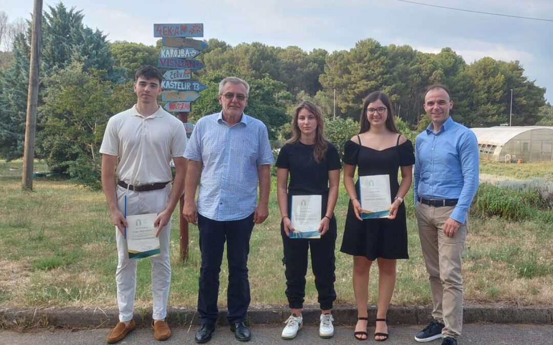 Maturantima generacije 2023./‘24. Srednje škole Mate Balote Poreč uručene diplome